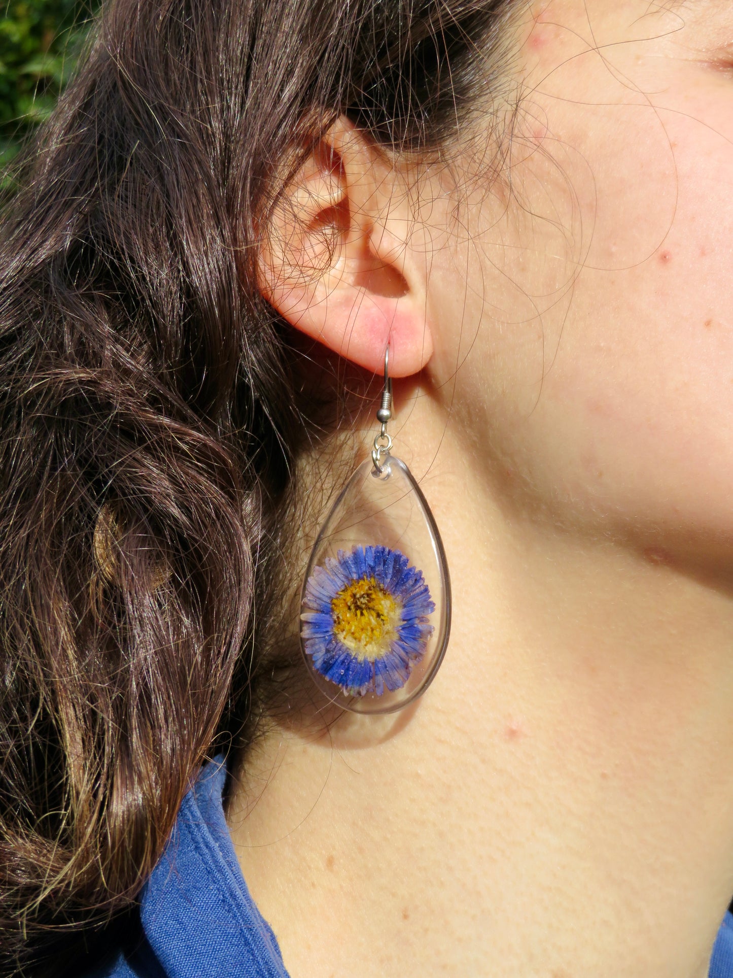 Blue daisy earrings